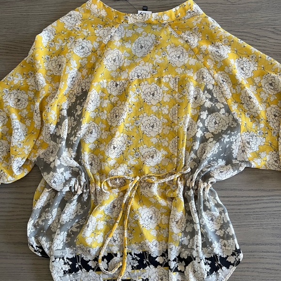 NWT- CAbi Gather blouse - Picture 8 of 9